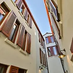Bed\'R Mediterranean Houses